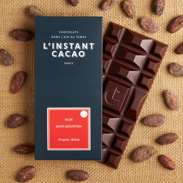 Tablette de chocolat noir à 100% Maya Mountain du Belize (pastille blanche sur l'étiquette frontale)