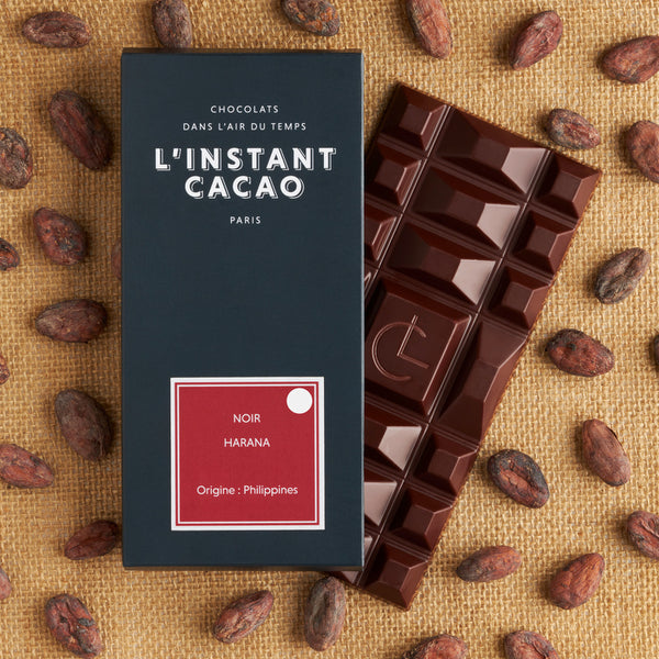 Tablette de chocolat noir à 100% origine Harana des Philippines (pastille blanche sur l'étiquette frontale)