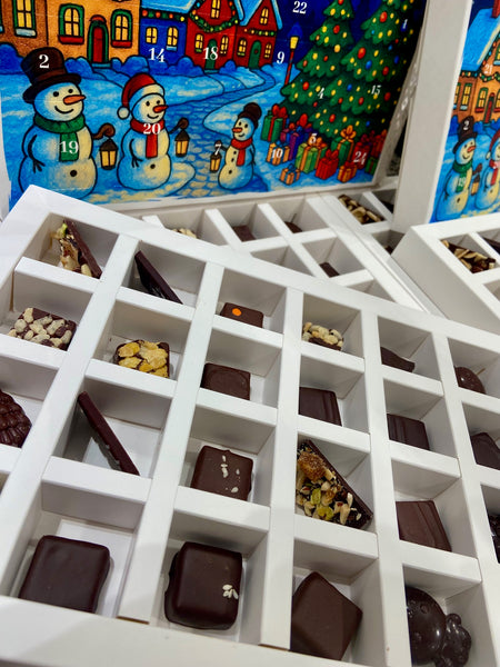 Calendrier de l'Avent 2025 de L'Instant Cacao avec un aperçu du contenu